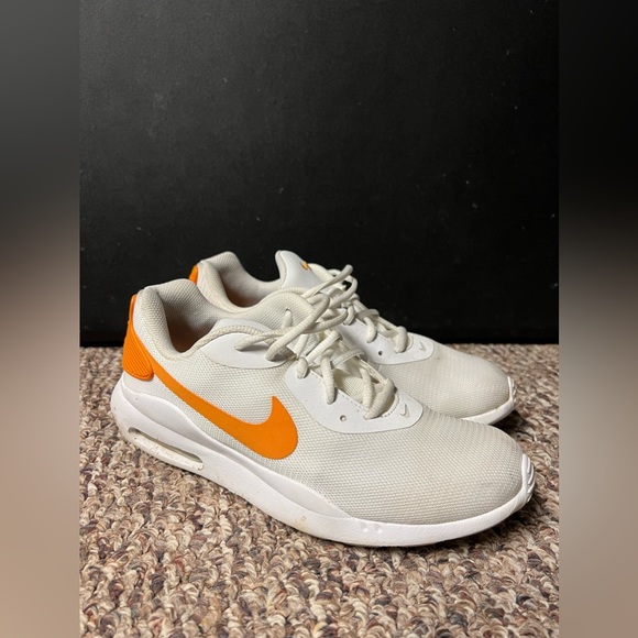 Nike Air Max Oketo - Picture 2 of 3